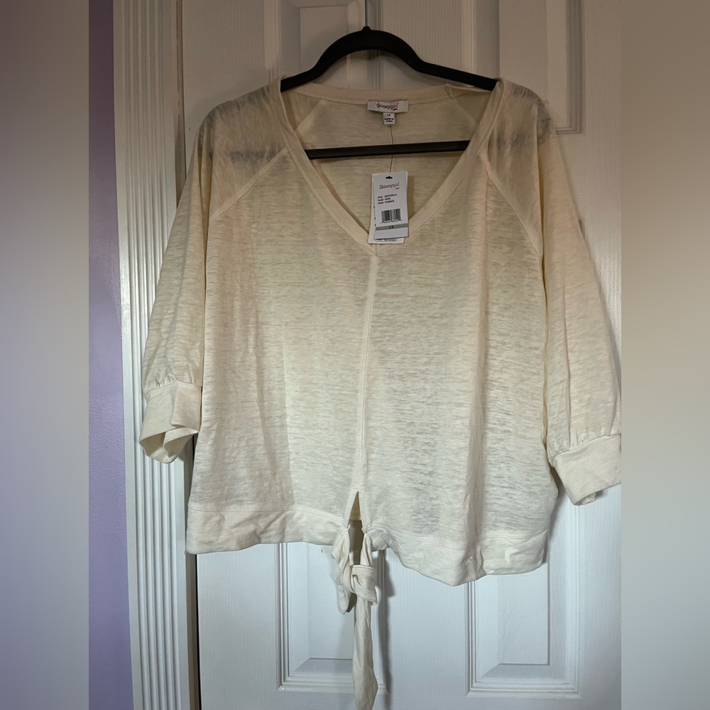 Lightweight half sleeve tie top